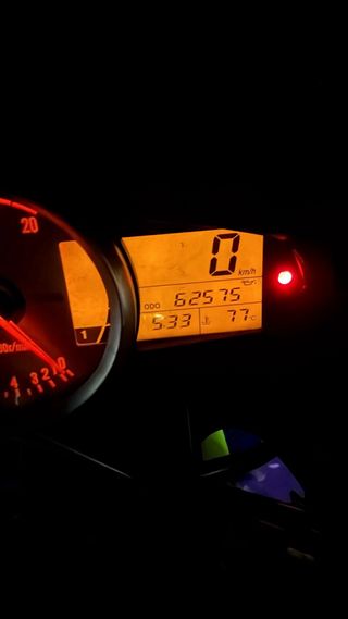 Kawasaki ZX6R Amarilla Deportiva