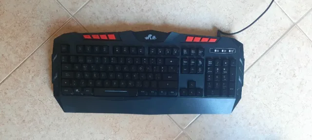 Teclado Gaming con Luces LED
