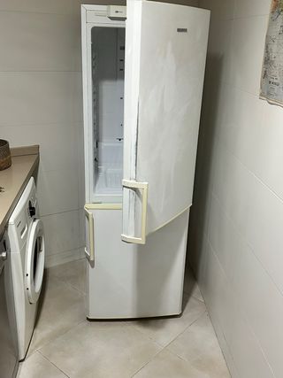 Frigorífico Samsung No Frost 303L
