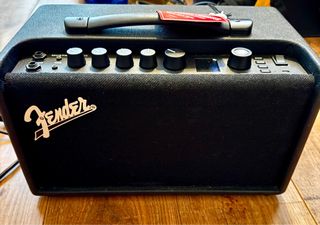 Amplificador Fender Mustang LT40S
