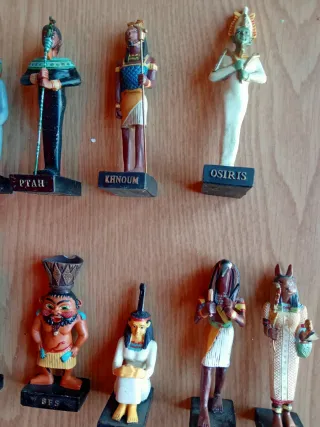 Divinidades del Antiguo Egipto. Colección Hachette