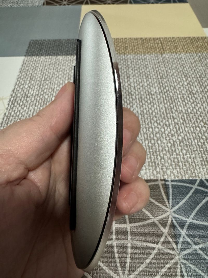 Apple Magic Mouse + Cable Carga afbeelding 4