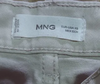 Pantalón vaquero Mango beige claro