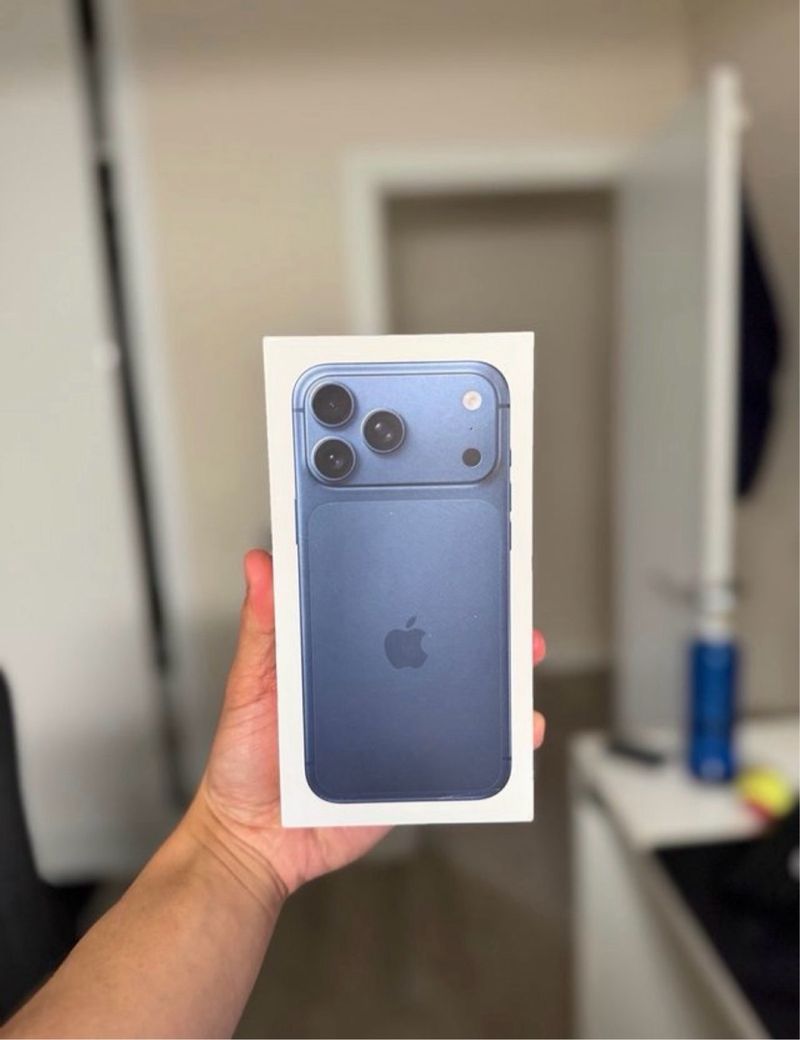 iPhone 17 Pro Max Azul Marino afbeelding 3