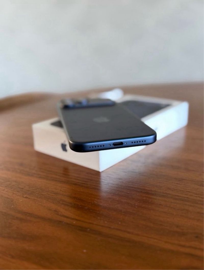 iPhone 17 Pro Max Azul Marino afbeelding 4