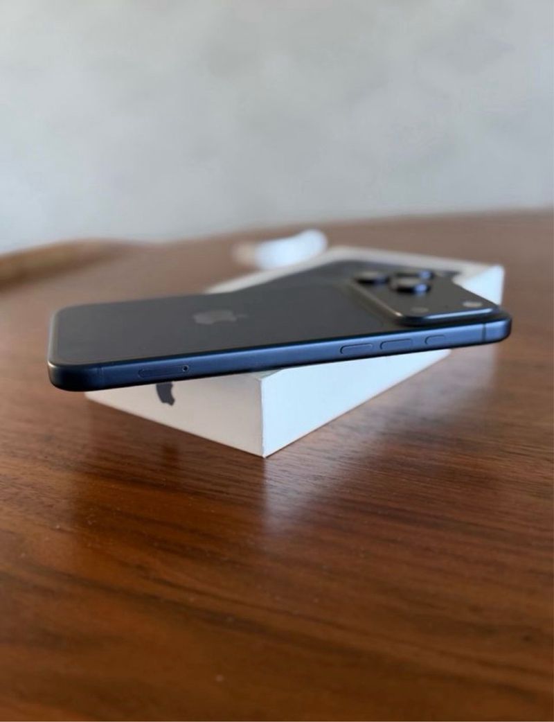 iPhone 17 Pro Max Azul Marino afbeelding 2