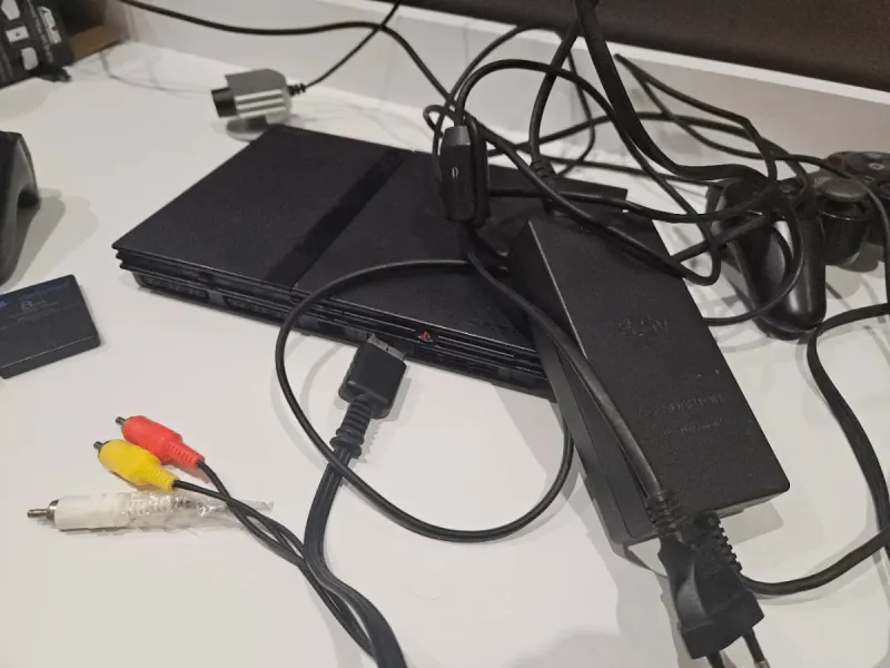 Ps2 Slim + 3 Memory Cards + 2 Mandos + Cámara afbeelding 5