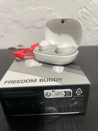 Cargador Hama y Auriculares TWS