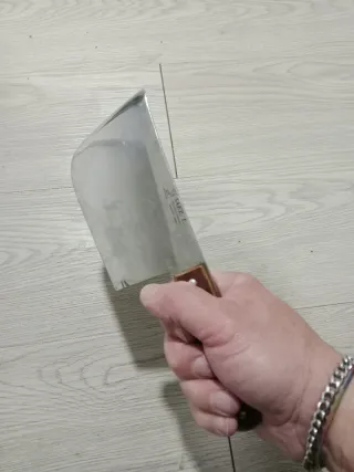 Hacha de cocina SAEZ L. metal y madera