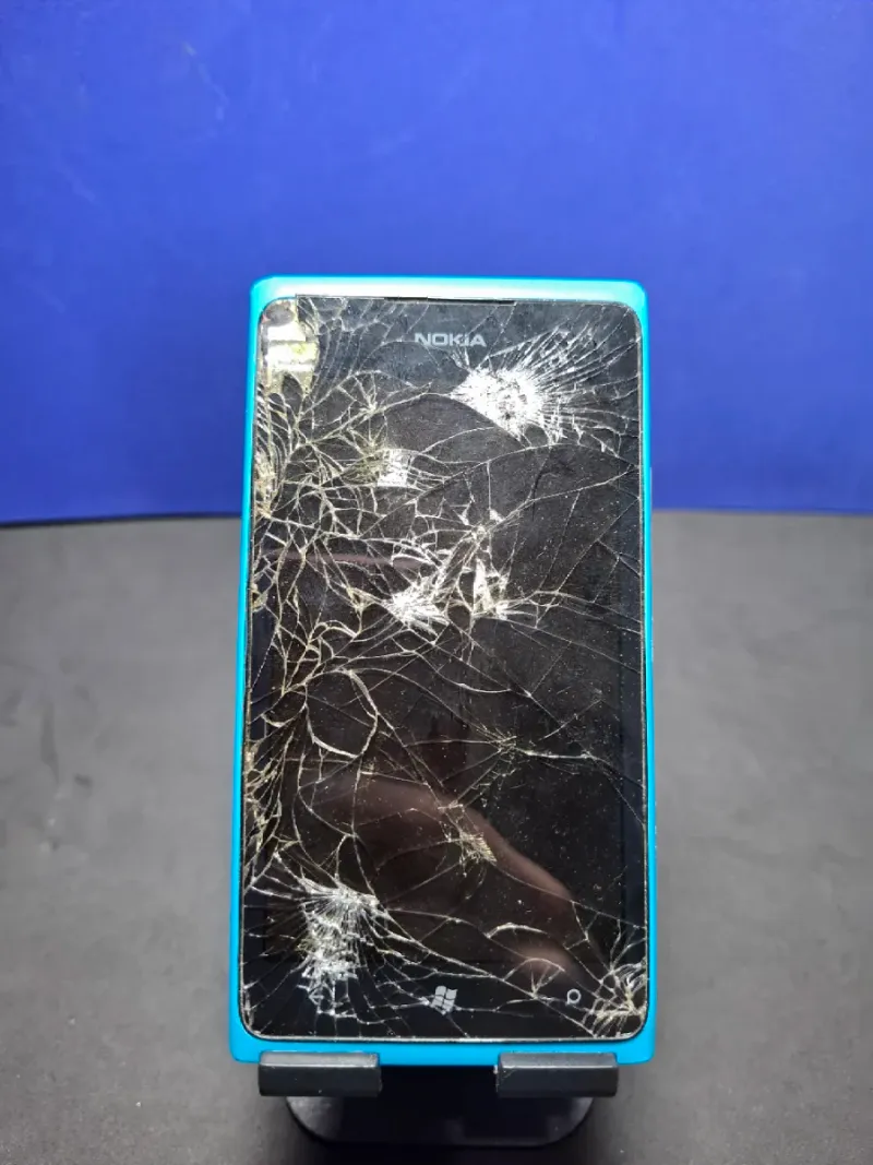 Nokia Lumia 900 roto para coleccionistas afbeelding 2