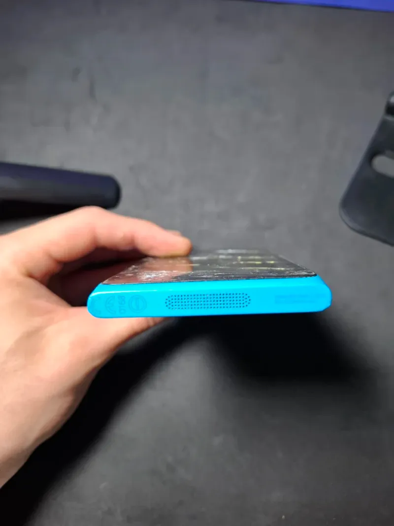 Nokia Lumia 900 roto para coleccionistas afbeelding 5