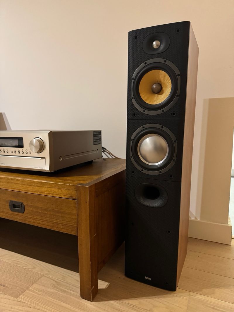 Bowers & Wilkins Dm603 + Amplificador Onkyo afbeelding 7
