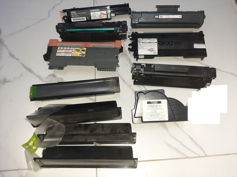 Lote 11 cartuchos toner