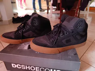 Scarpe DC Shoes alte nere e marroni