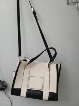 Bolso juvenil blanco y negro