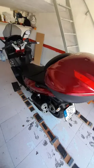 Gilera GP 800 Maxi Scooter Roja,19500 km