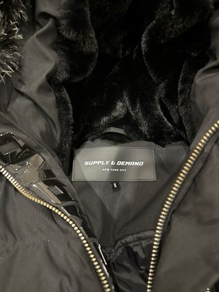 Chaqueta Supply & Demand