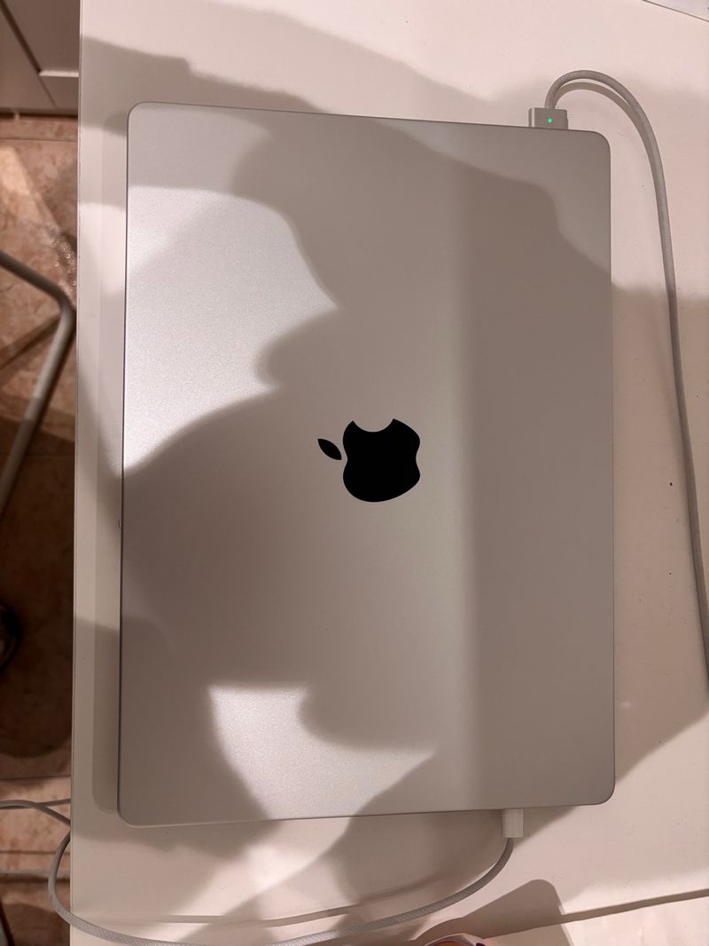 MacBook Pro 14” 64GB/2TB Plata