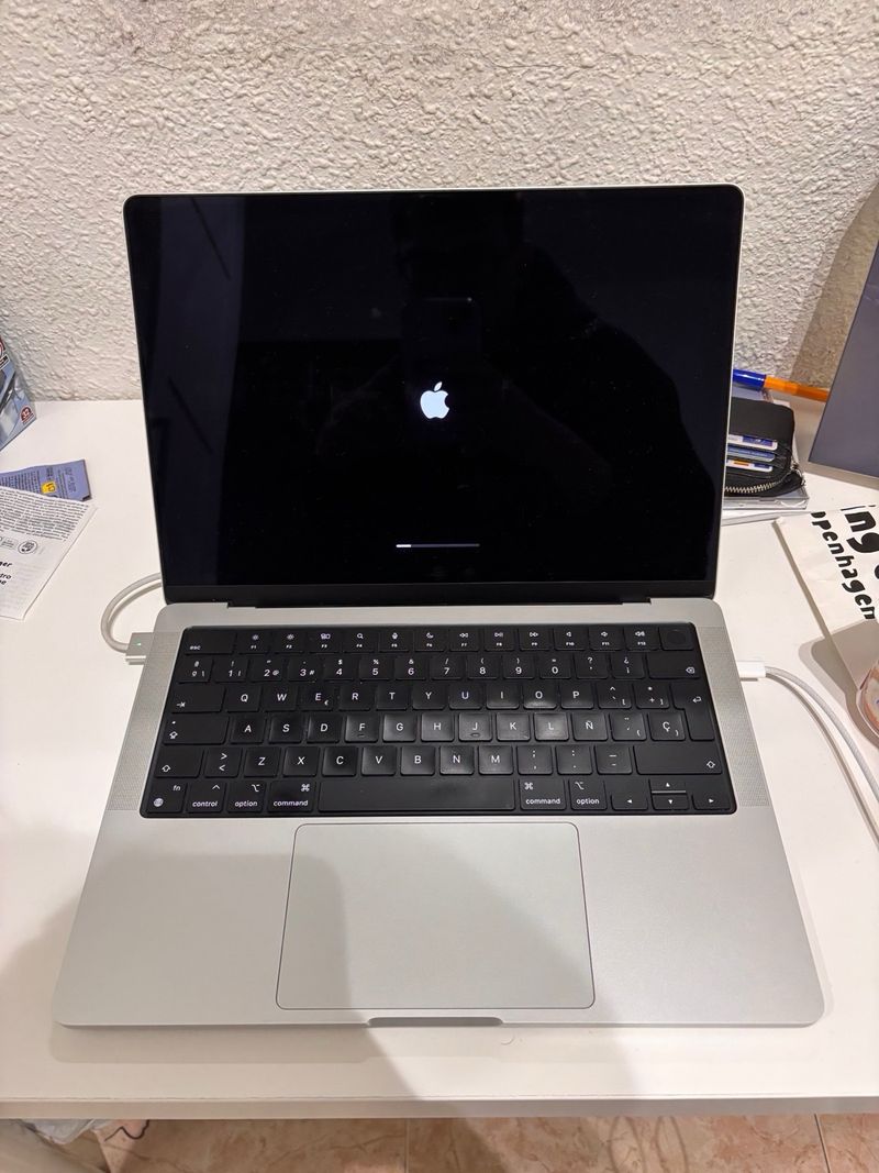 MacBook Pro 14” 64GB/2TB Plata afbeelding 2