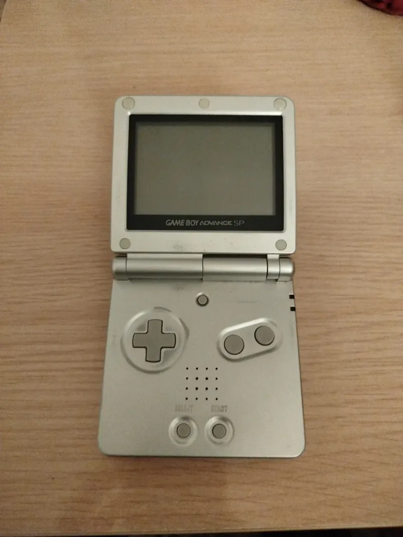 Nintendo Game Boy Advance SP Plata
