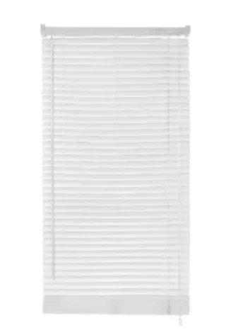 Estores blancos de plástico