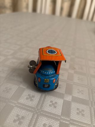 Locomotora de hojalata coleccionable