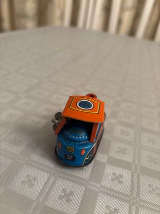 Locomotora de hojalata coleccionable