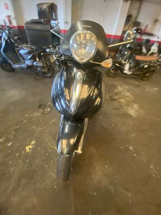 Cabezón frontal Piaggio Beverly 500