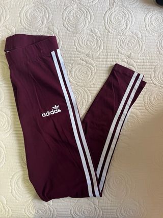 Mallas Adidas Moradas con Rayas Blancas