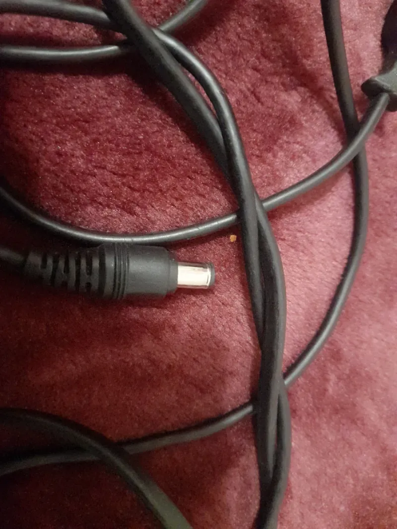 Cargador Toshiba PA2521U-1ACA 15V 6A afbeelding 3