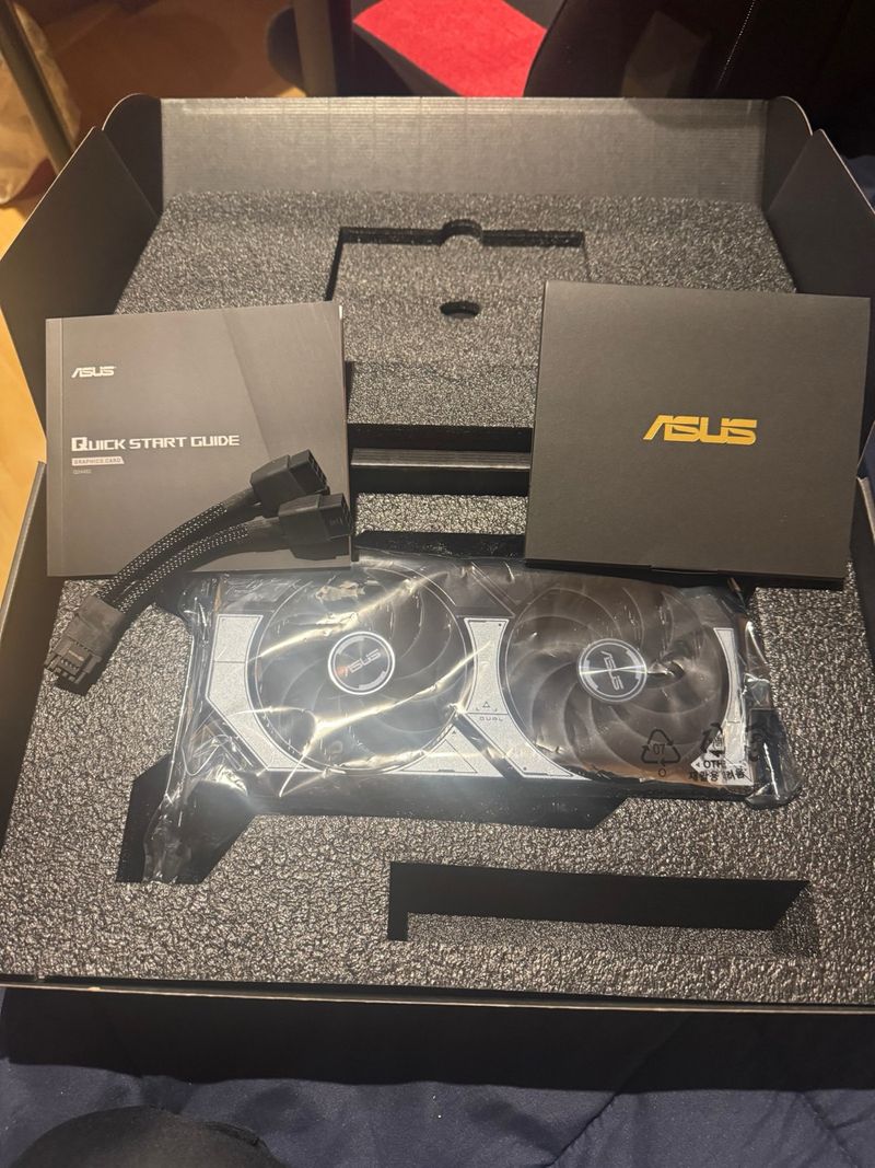 Tarjeta Gráfica Asus RTX 5070 Dual OC