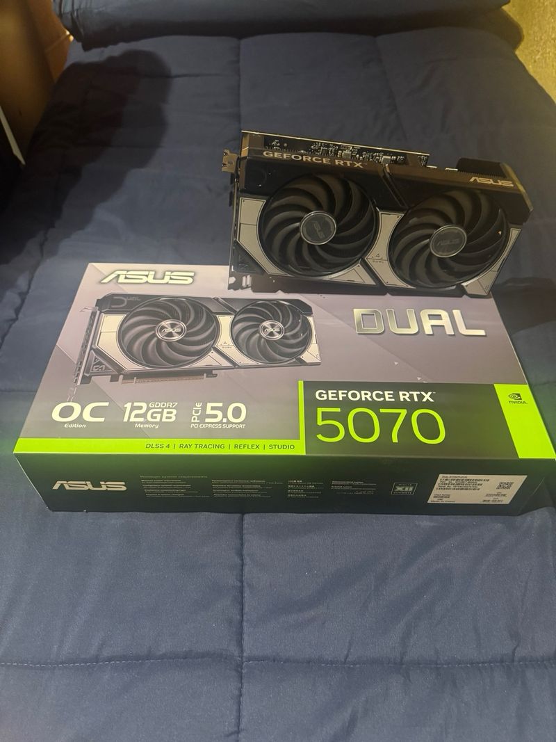 Tarjeta Gráfica Asus RTX 5070 Dual OC afbeelding 6