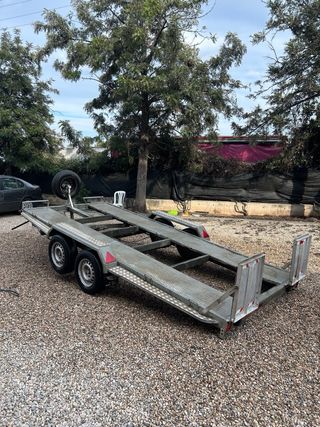 Remolque portacoches basculante