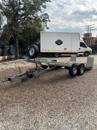 Remolque portacoches basculante