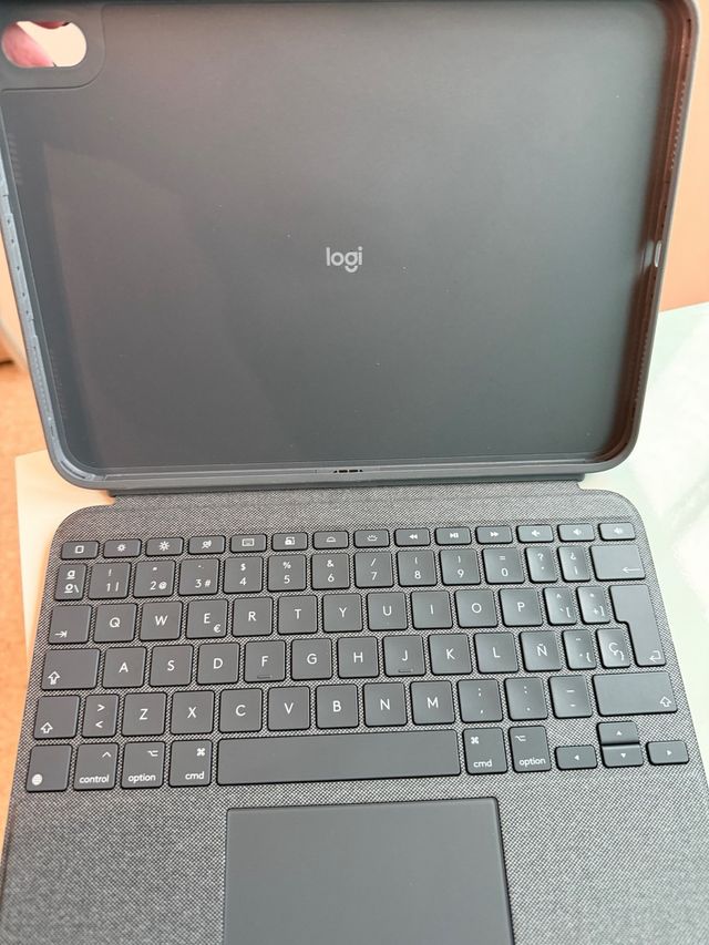 Teclado Logitech iPad A16
