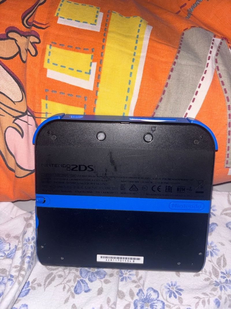 Nintendo 2DS Negra y azul afbeelding 2