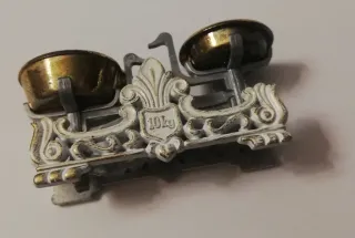 Balanza miniatura y pesas para casa de muñecas