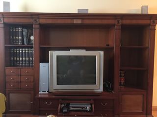 Mueble de salón clásico de madera de cerezo