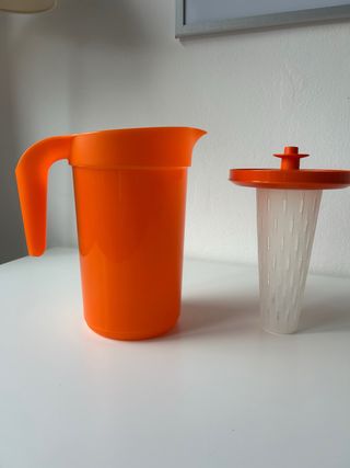 Jarra Tupperware Naranja con Infusor
