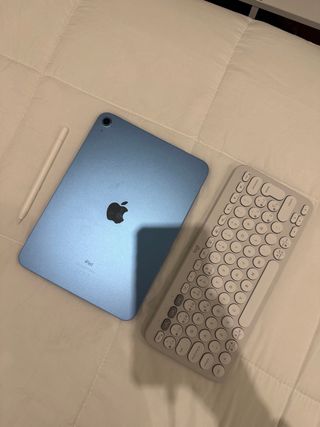 iPad 10ª Gen Azul + Apple Pencil + Teclado