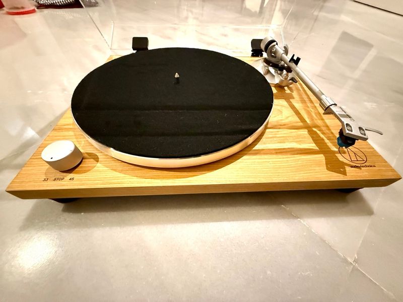 Tocadiscos Audio-Technica LPW30TK