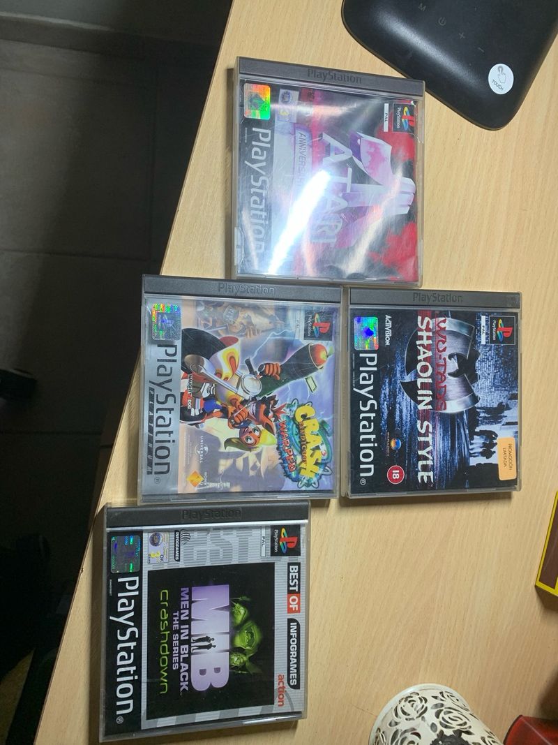4 Juegos PS1: Crash, MIB, Atari, Shaolin