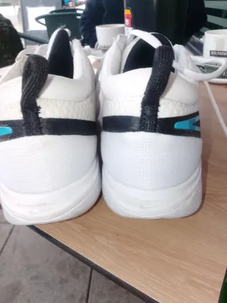 Zapatillas Nike Blancas y Azules