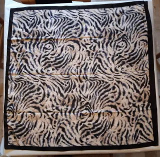 5 foulard nuovi cm 90x90