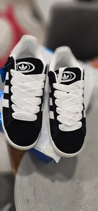 Adidas Campus Negras y Blancas