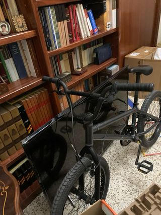 Bicicleta BMX negra