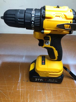 Taladro atornillador percutor 21V Batería