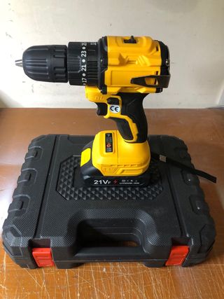 Taladro atornillador percutor 21V Batería