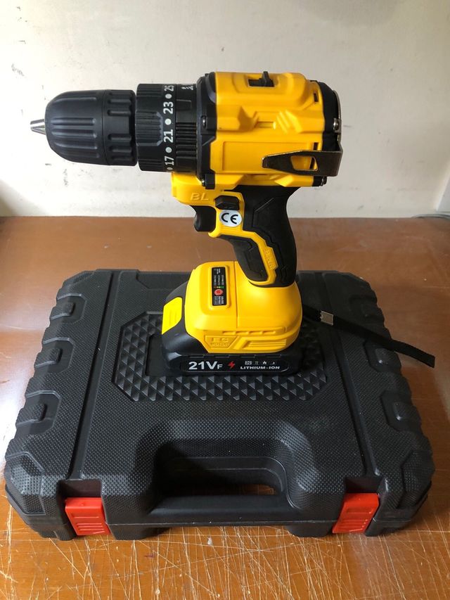 Taladro atornillador percutor 21V Batería nuevos