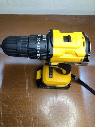 Taladro atornillador percutor 21V Batería